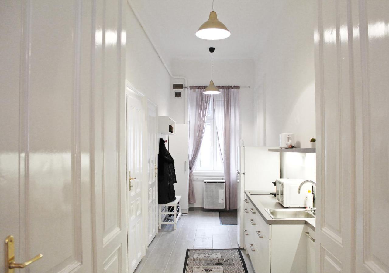 Luxury New Apartment With Gallery At Dob Street Nearby Gozsdu Court ブダペスト エクステリア 写真